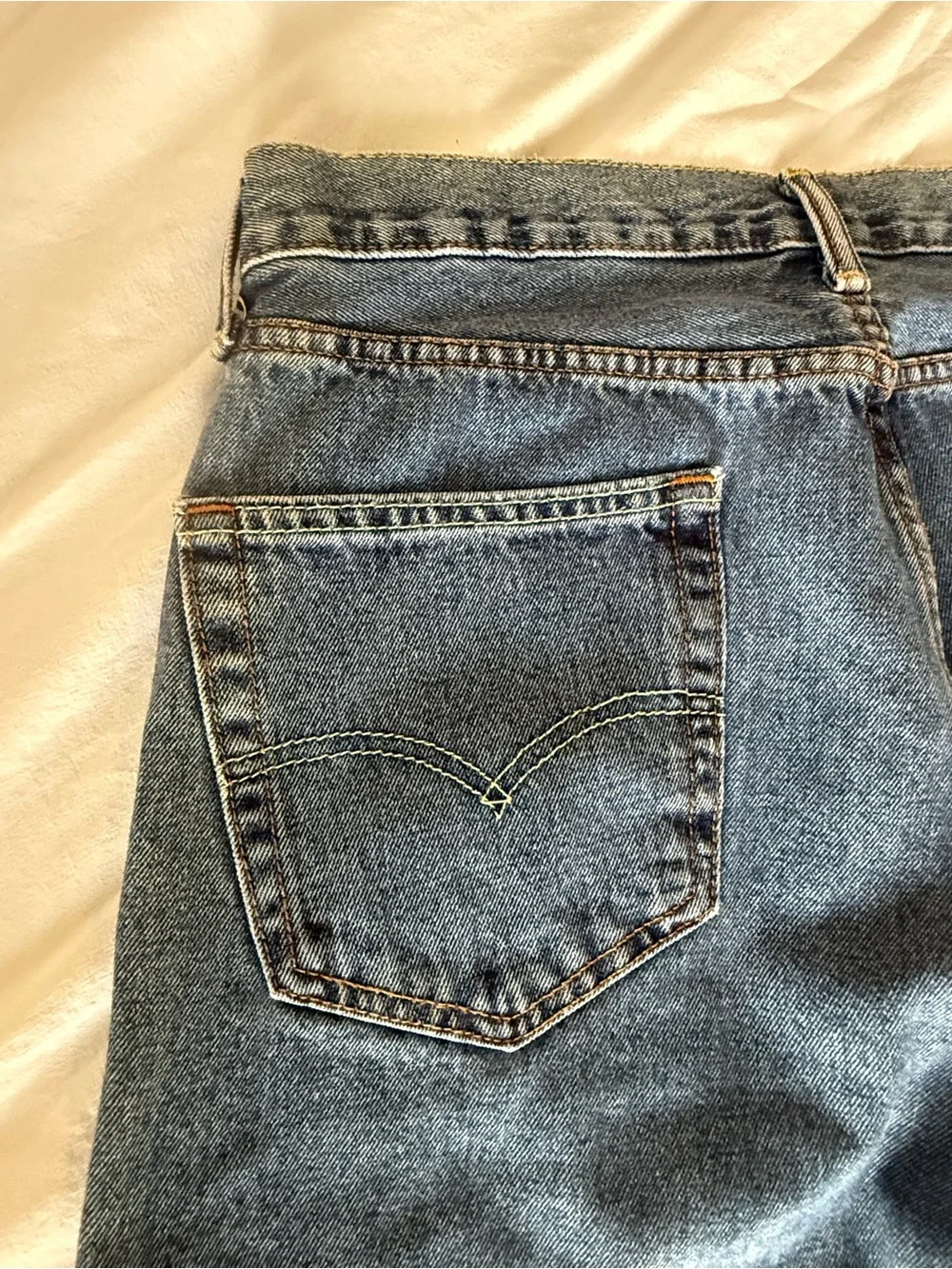 Levi's Straight Leg Jeans in Classic Blue